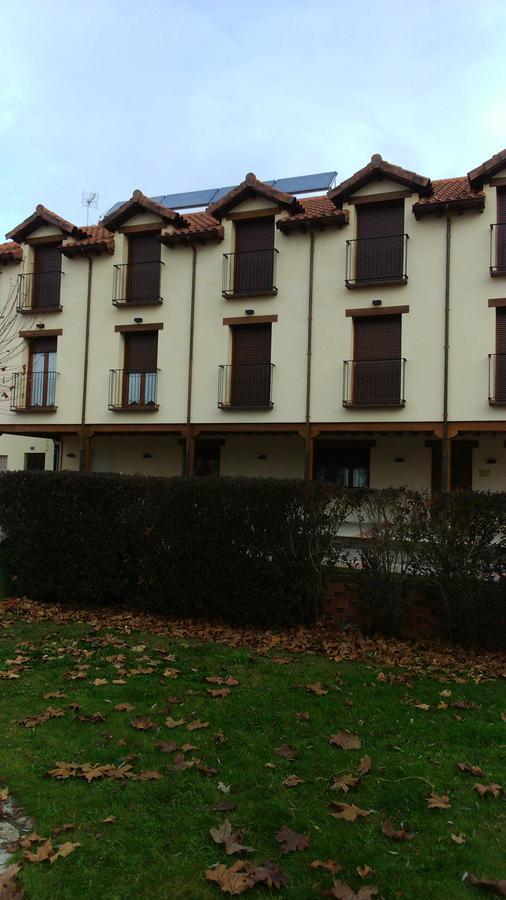La Casa De Los Soportales Mansilla de las Mulas Luaran gambar