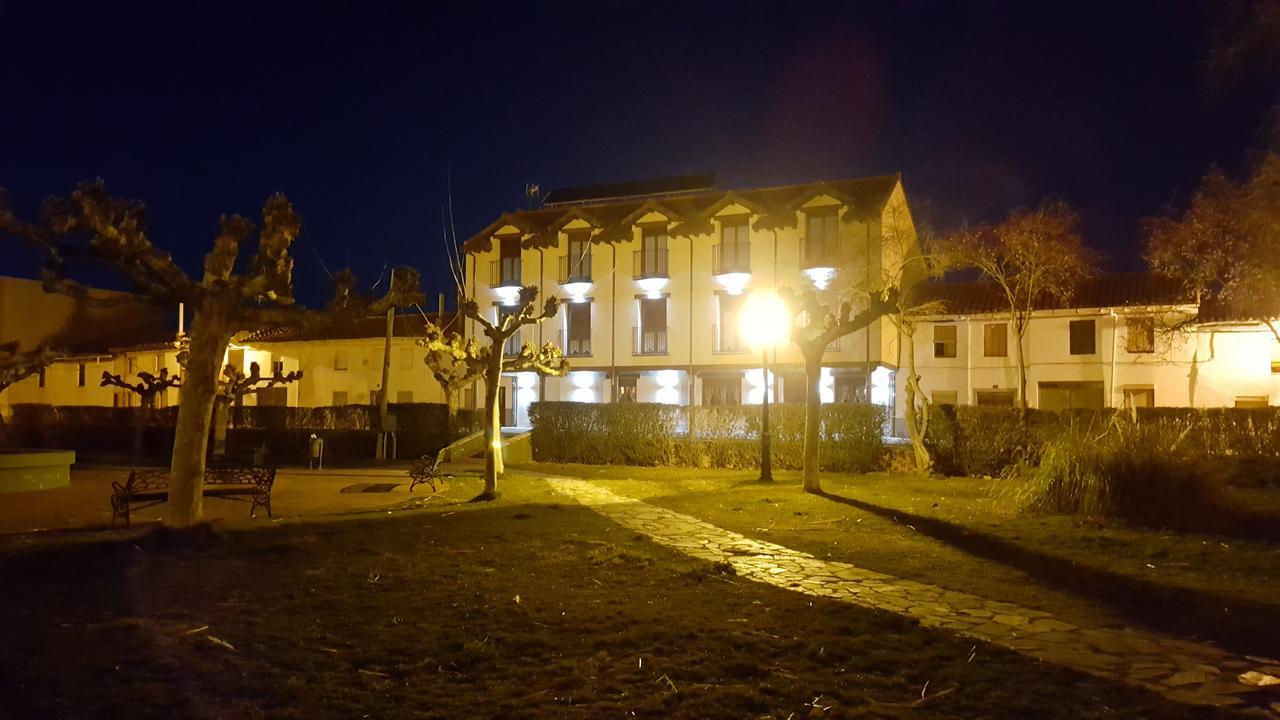 La Casa De Los Soportales Mansilla de las Mulas Luaran gambar